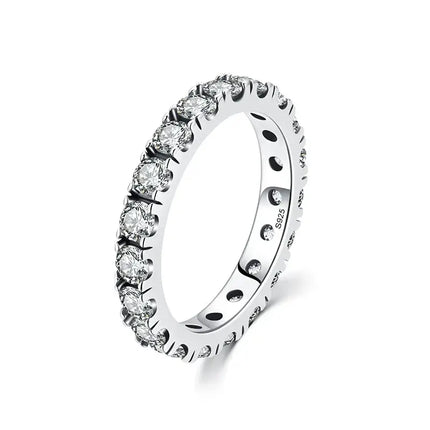 Classic Round Zircon Ring 925 Sterling Silver with sparkling zircon stones in a refined prong setting.