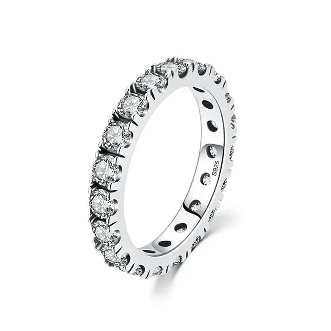 Classic Round Zircon Ring 925 Sterling Silver with sparkling zircon stones in a refined prong setting.