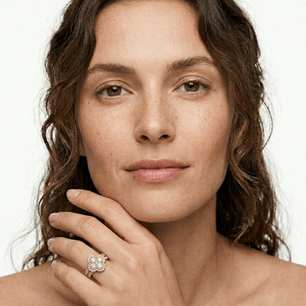 Moissanite Ring 18K Gold Four-Leaf