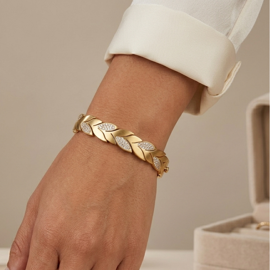 Bangle Gold-Plated Laurel Leaf with Crystal Pavé