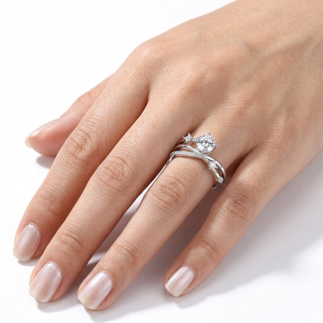 Anello multistrato in argento sterling con moissanite