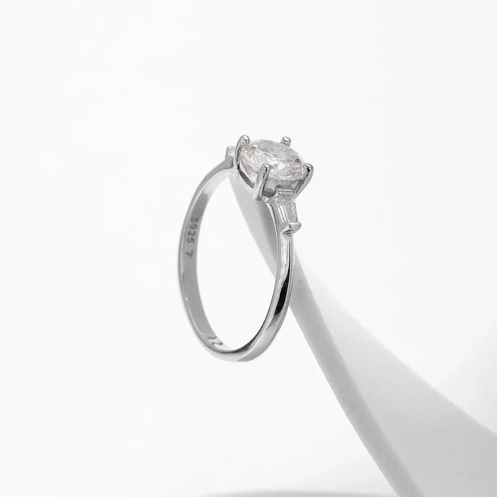 Round Moissanite Ring D Color Lab Diamond – 925 Sterling Silver Wedding Engagement Band in prong setting