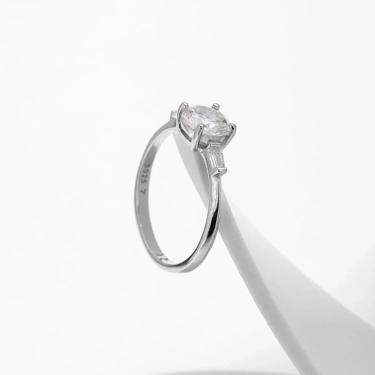 Round Moissanite Ring D Color Lab Diamond – 925 Sterling Silver Wedding Engagement Band in prong setting