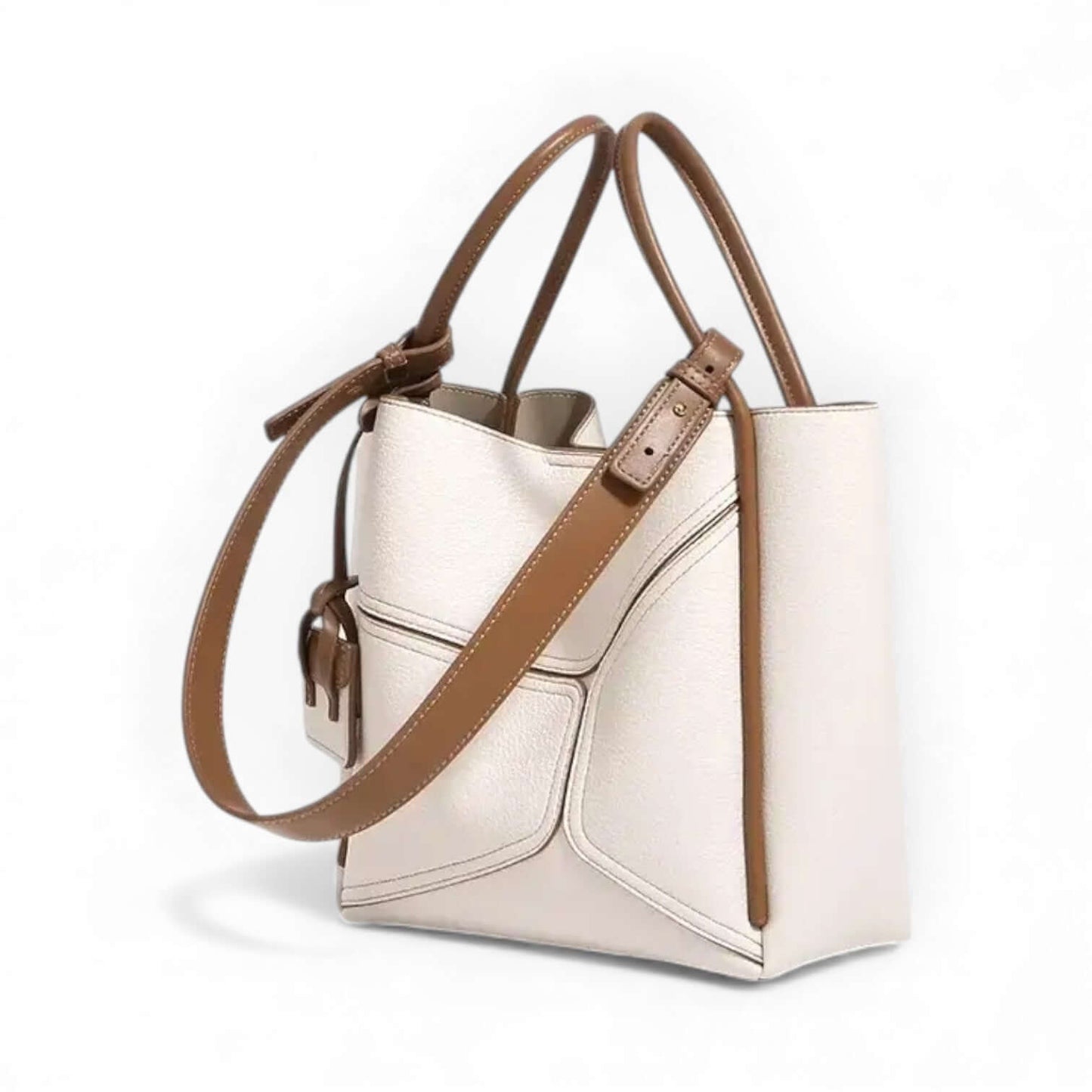 Shoulder bag with zipper pocket