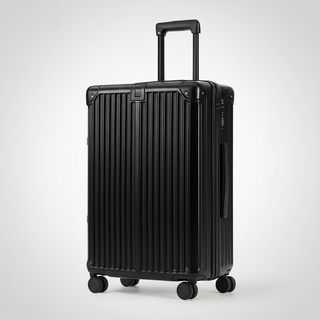 Travel suitcase in black, PC spinner carry-on luggage with secure lock system and 360° spinner wheels.