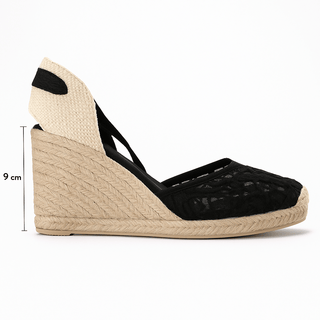 Espadrille sandals, black lace-up ankle strap, stylish Roman design with 9 cm wedge heel.