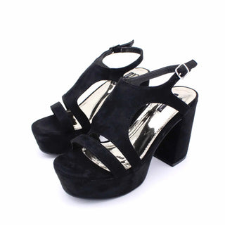 Black basic platform sandals for women, stylish with height and comfort, perfect for versatile looks.