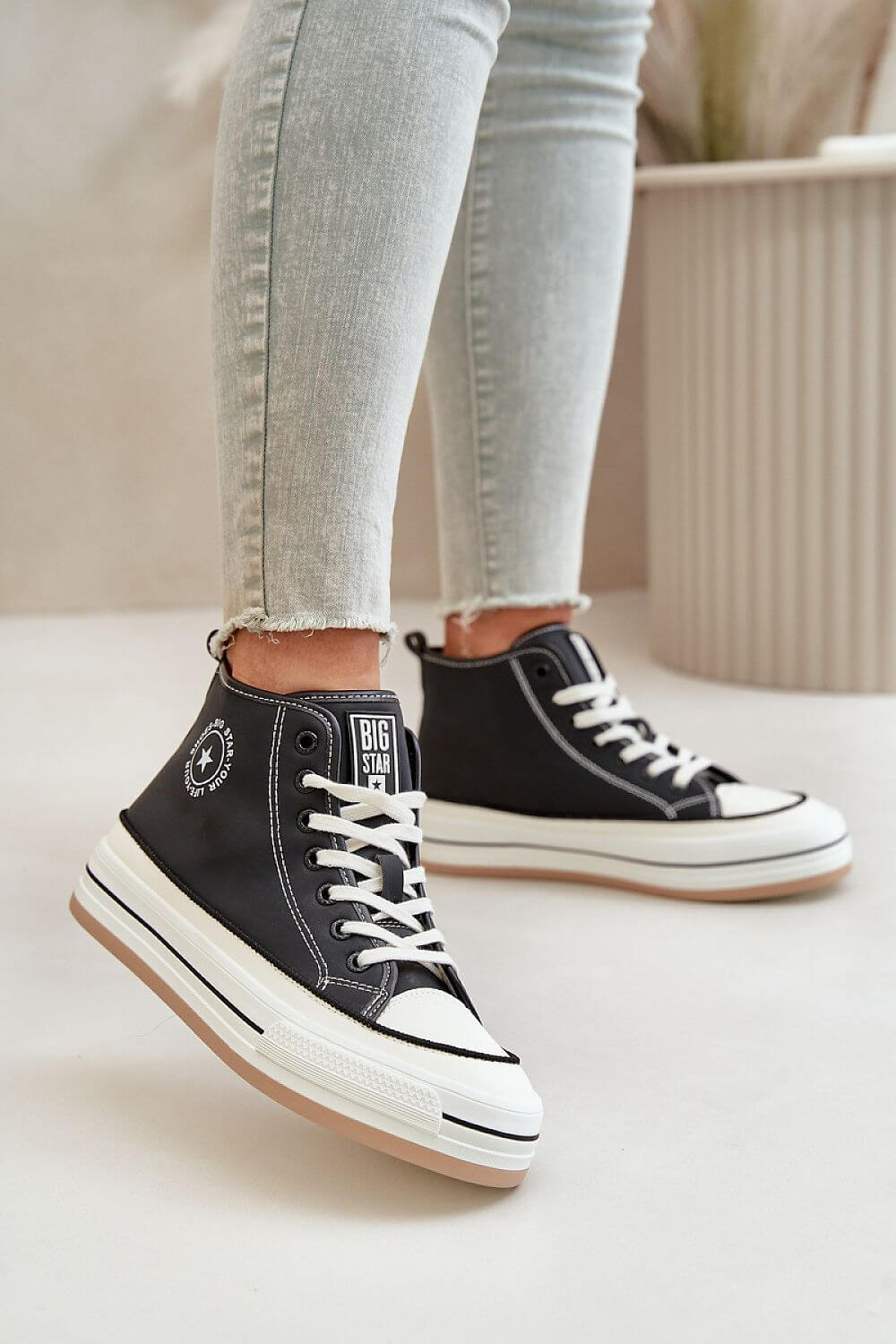 Women's sneakers from Big Star, featuring a comfortable design with a solid rubber sole for good grip.
