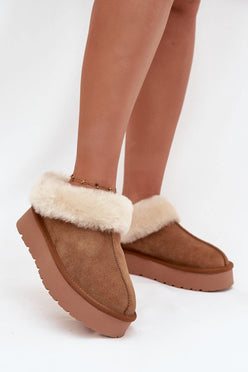 Snow boots with soft fur lining